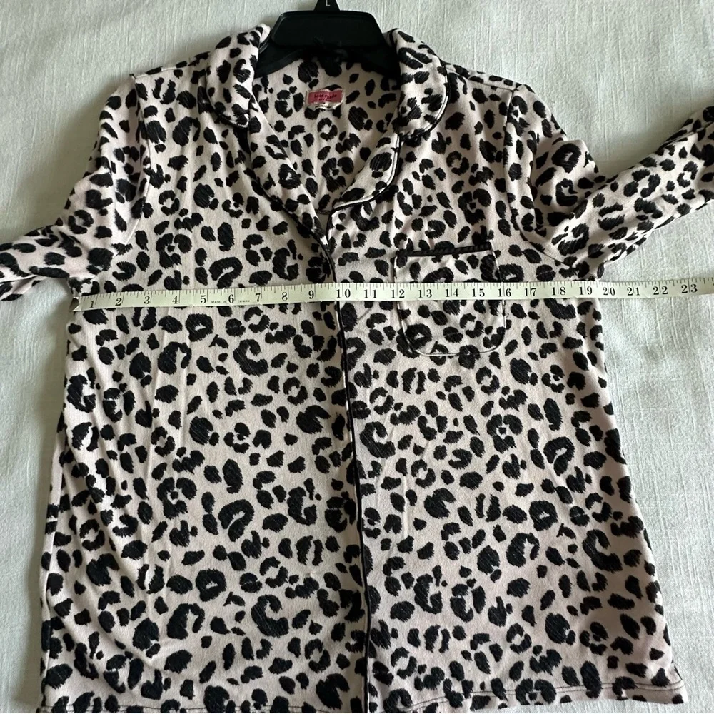 Kate Spade Pajama Top Womens M Pink Leopard Print Long Sleeve Button Up Lounge